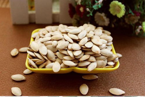 每天一把瓜子,你的血管 皮膚都在受益 就看你會(huì)不會(huì)嗑